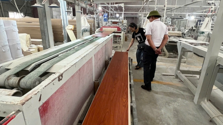 Nghỉ hưu không nghỉ việc