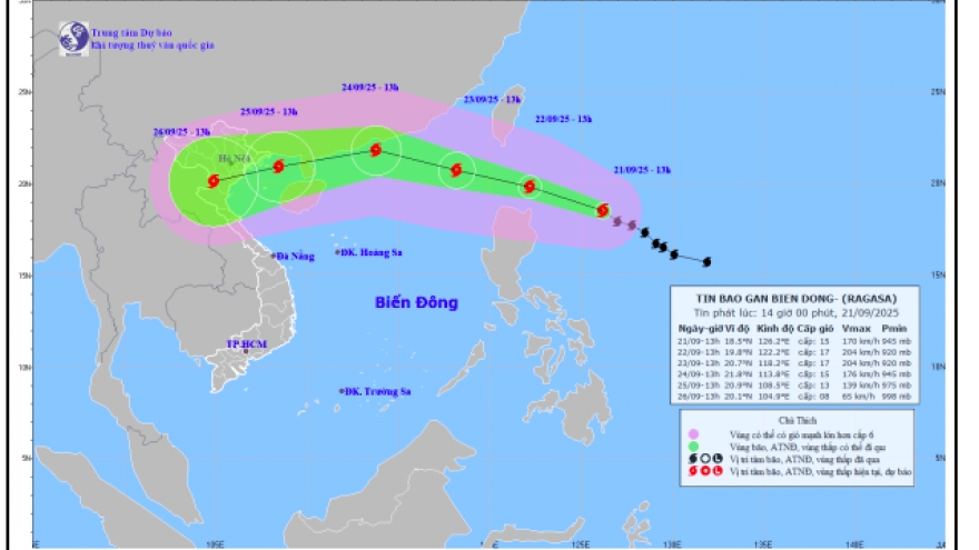Bão Ragasa mạnh cấp 15 đi vào Biển Đông