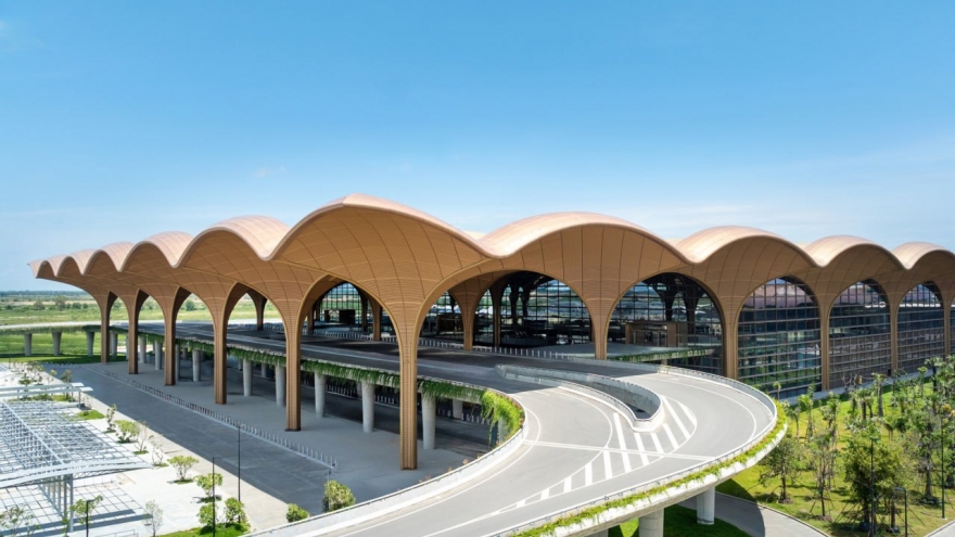 Sân bay lớn nhất tại Campuchia bắt đầu đi vào hoạt động