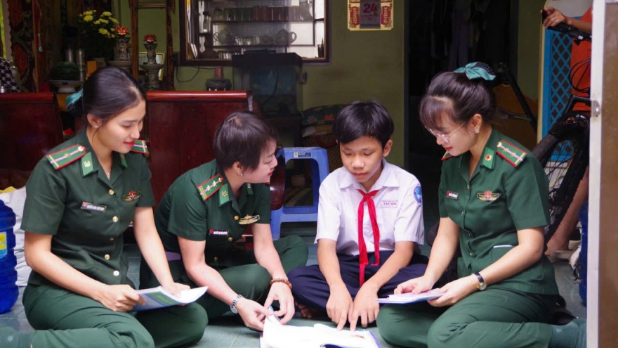 “Nâng bước em tới trường” gieo hy vọng cho học sinh nghèo ở biên giới biển Gia Lai