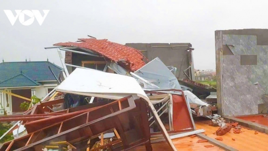 Hỗ trợ tối thiểu 50 triệu đồng đối với hộ gia đình có nhà bị đổ, sập do bão số 10