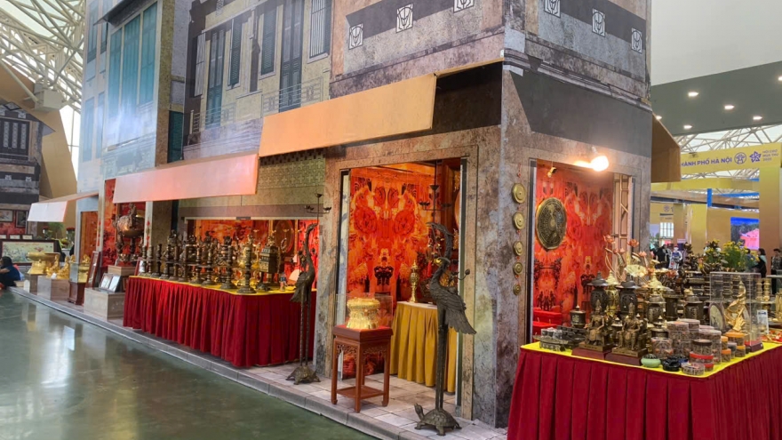 Làng nghề truyền thống Thủ đô “toả sáng” giữa Hội chợ Mùa Thu 2025