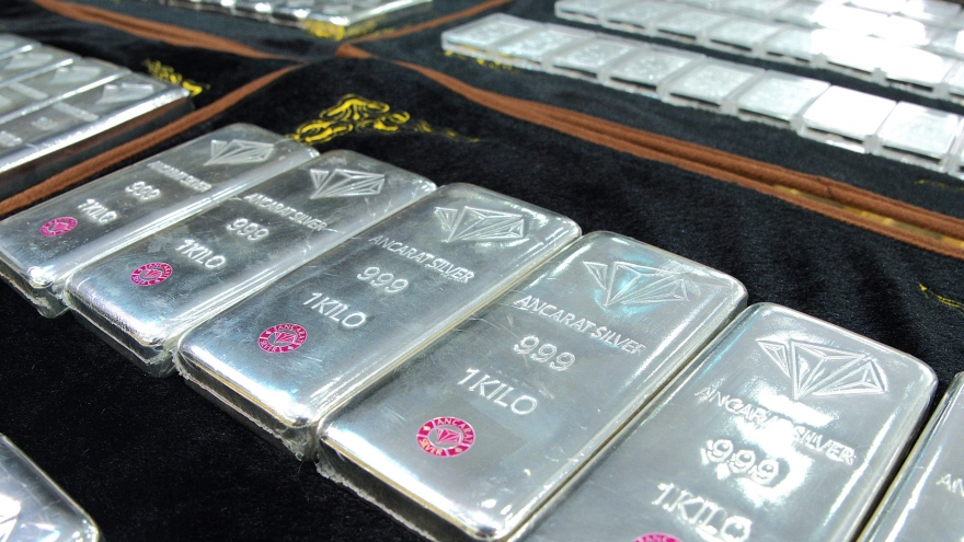 Giá bạc hôm nay 2/10: Bạc thế giới tiếp tục tăng