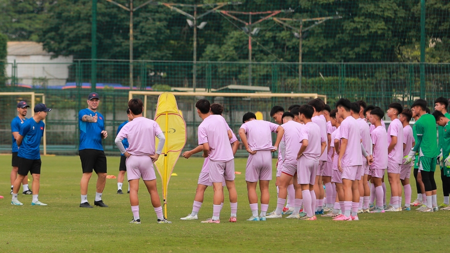 HLV Cristiano Roland công bố danh sách U17 Việt Nam chuẩn bị đá giải châu Á