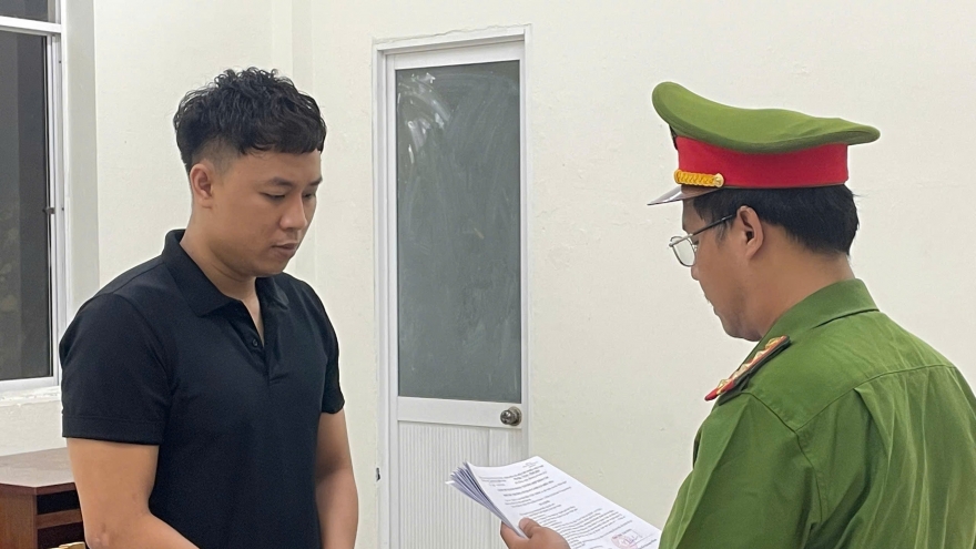 Bắt khẩn cấp đối tượng giả danh công an hiếp dâm nữ sinh