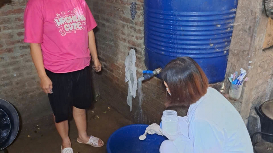 Lào Cai khẩn trương vệ sinh môi trường, phòng chống dịch bệnh sau mưa lũ