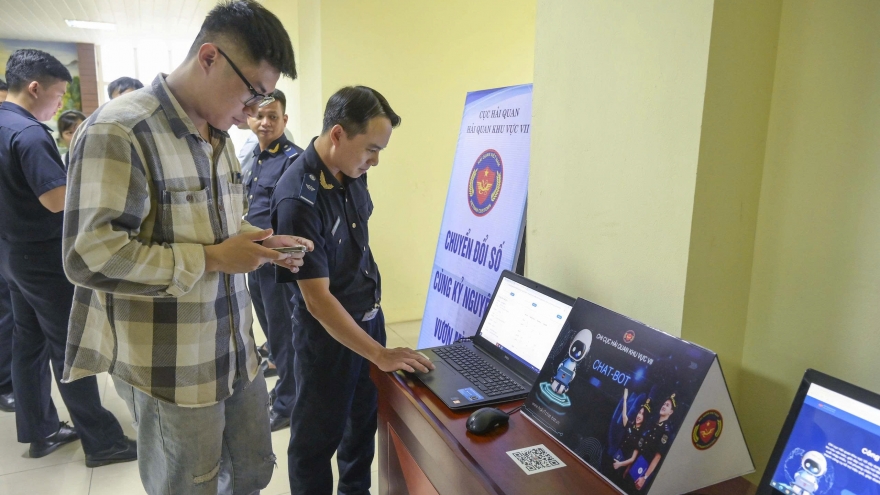 Đưa “cán bộ Hải quan ảo” vào hỗ trợ doanh nghiệp 24/7