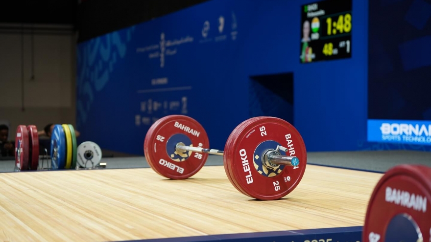 VĐV cử tạ Việt Nam giành HCV ASIAD trẻ, phá kỷ lục châu Á