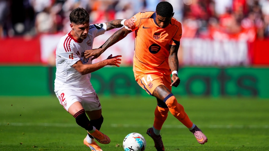 Barca thua sốc Sevilla, PSG bị cầm hòa