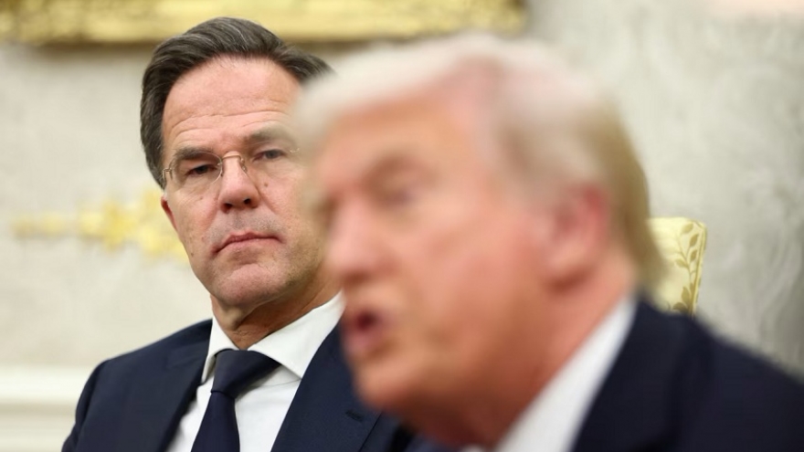 Châu Âu và NATO hoan nghênh lệnh trừng phạt dầu mỏ Nga của ông Trump