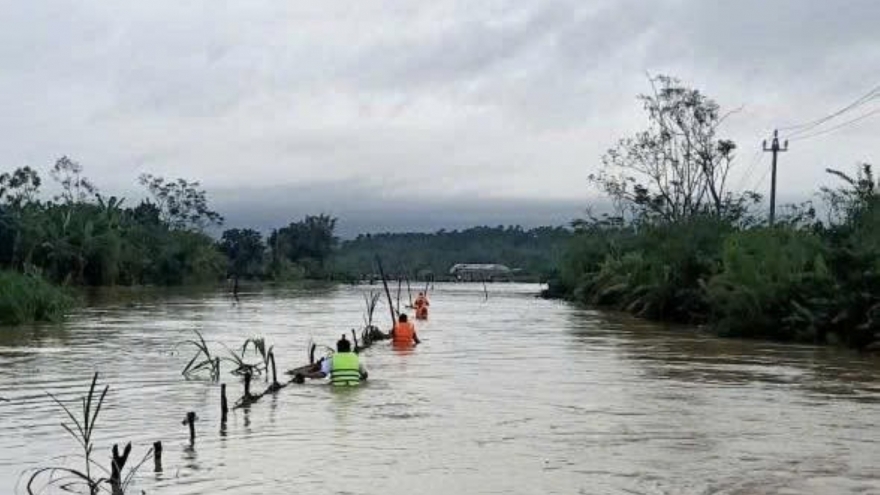 3 em nhỏ ở Quảng Trị bị nước cuốn khi qua đập tràn