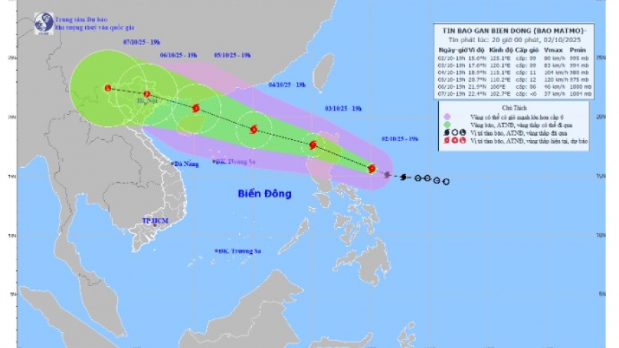 Bão Matmo giật cấp 11, đang tiếp tục mạnh thêm khi vào Biển Đông