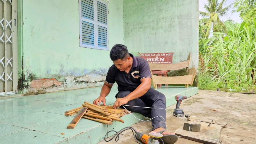 Ngọn lửa đam mê văn hoá dân tộc của 2 thanh niên Khmer