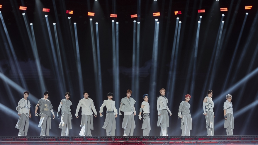 Khán giả choáng ngợp vì sân khấu chuẩn K-Pop của Tân binh toàn năng 2025