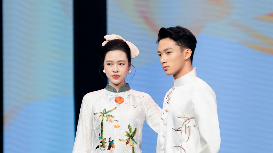 Nam chính điển trai "Cách em 1 milimet" tự tin trình diễn áo dài của NTK Ngọc Lan