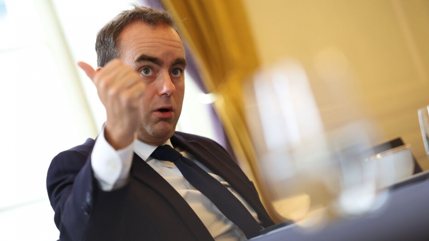 Chính trường Pháp chao đảo