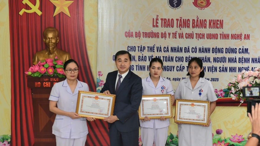 Tôn vinh những “lá chắn sống” trong vụ tấn công ở Bệnh viện Sản Nhi Nghệ An