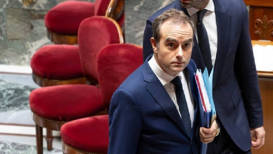 Thủ tướng Pháp vượt qua hai cuộc bỏ phiếu tín nhiệm tại Quốc hội