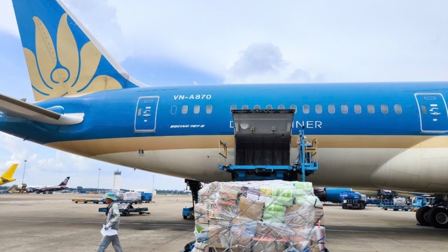 Vietnam Airlines chuyển miễn phí hàng hóa hỗ trợ đến vùng mưa lũ miền Trung