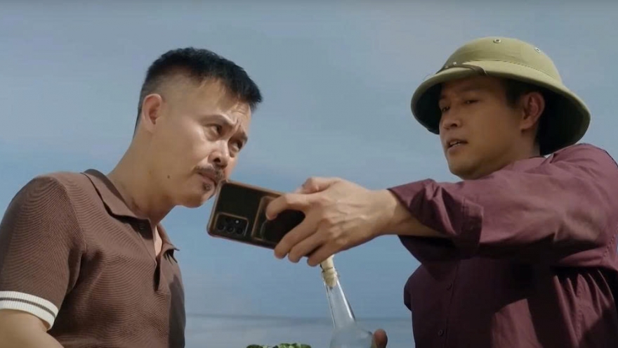 "Có anh, nơi ấy bình yên" tập 40: Cường "gà" cho Bằng xem hình ảnh quay lén Hùng