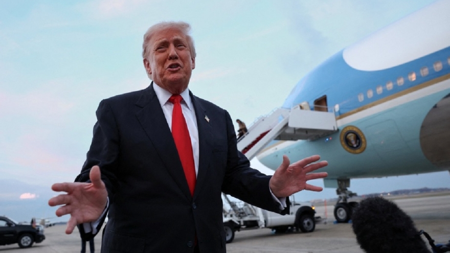 Ông Trump dọa kiện BBC, đòi bồi thường 1 tỷ USD vì cắt ghép phát biểu