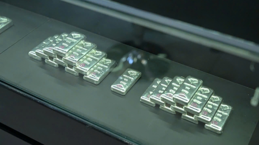 Giá bạc hôm nay 13/11: Bạc trong nước lên mức trên 56 triệu đồng/kg