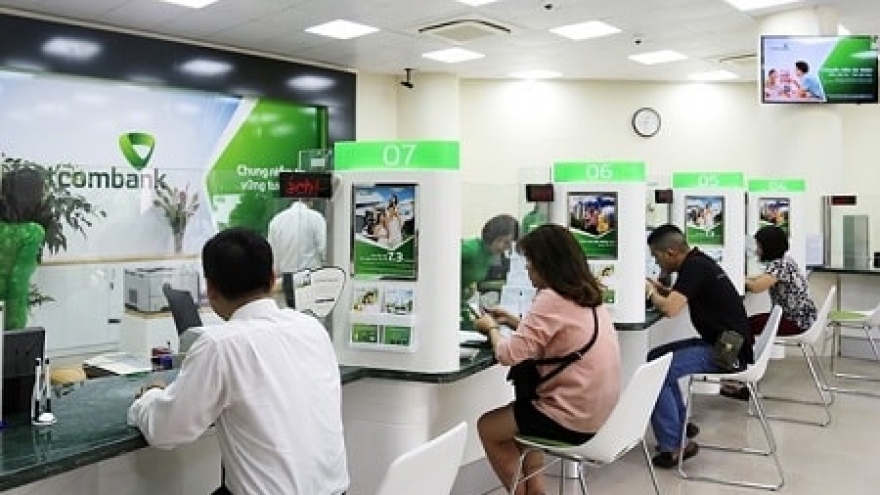 Dừng giao dịch ngân hàng bằng hộ chiếu từ 1/1/2026: Khách hàng cần làm gì?