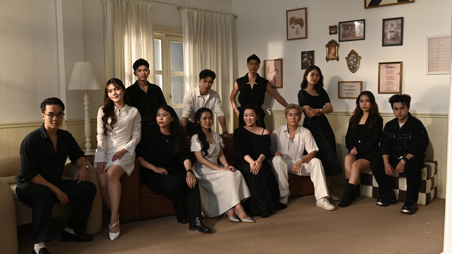 Chủ nhân bản hit “Hoang mang” trở lại với ca khúc phổ thơ giàu cảm xúc