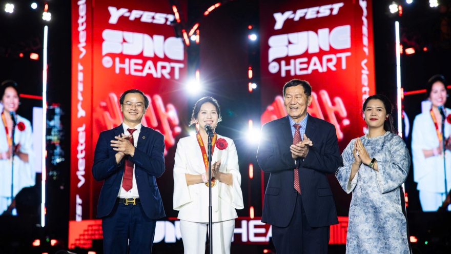 Y-FEST 2025: Khán giả hòa nhịp thấu cảm cùng âm nhạc và công nghệ của Viettel