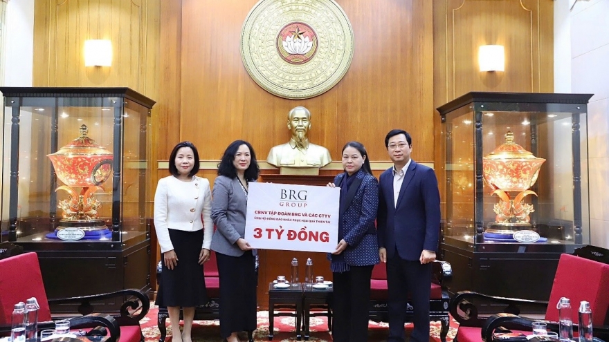 Tập đoàn BRG và SeABank trao 5 tỷ đồng ủng hộ đồng bào khắc phục hậu quả thiên tai