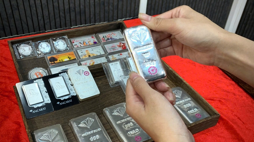 Giá bạc hôm nay 6/11: Bạc thỏi Ancarat tăng 270.000 đồng/kg