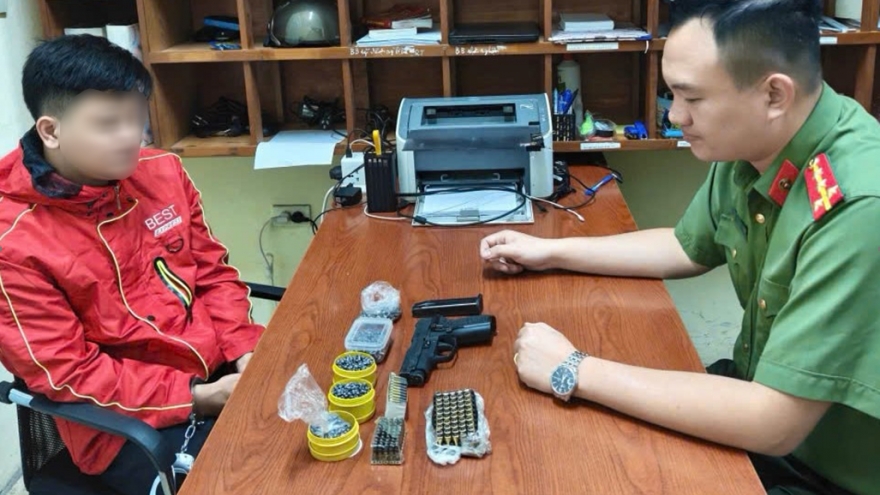 Bắt đối tượng rao bán vũ khí quân dụng trên mạng xã hội