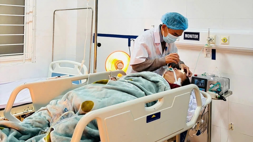 Quảng Trị: 2 người nguy kịch vì đốt than củi trong phòng kín