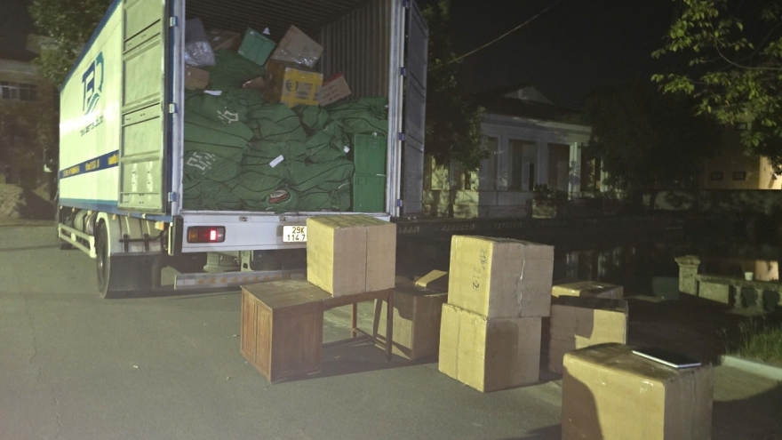 Tạm giữ 10 thùng thuốc tây không rõ nguồn gốc, xuất xứ tại Hà Tĩnh