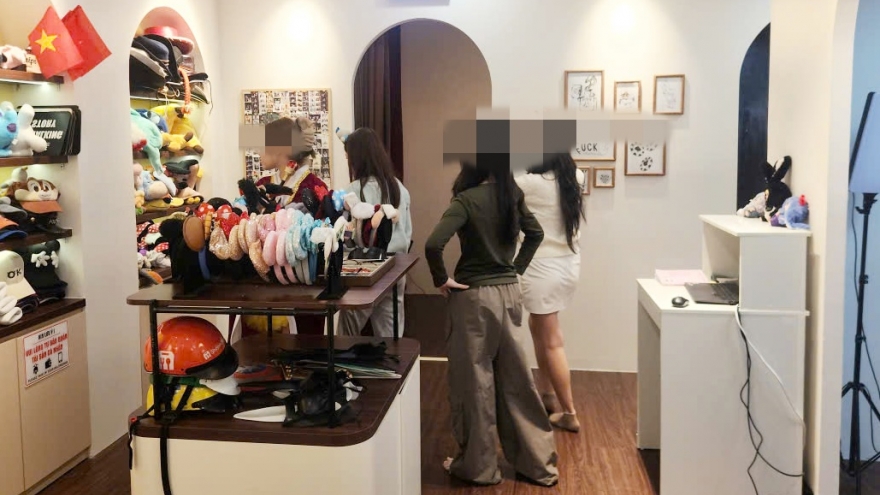 Điều tra vụ quay trộm, phát tán ảnh nhạy cảm của nữ sinh lên "web đen"