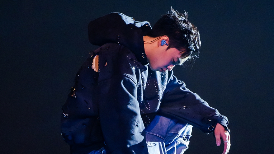 Mẹ và anh trai bật khóc khi Negav trải lòng về những lần muốn dừng lại