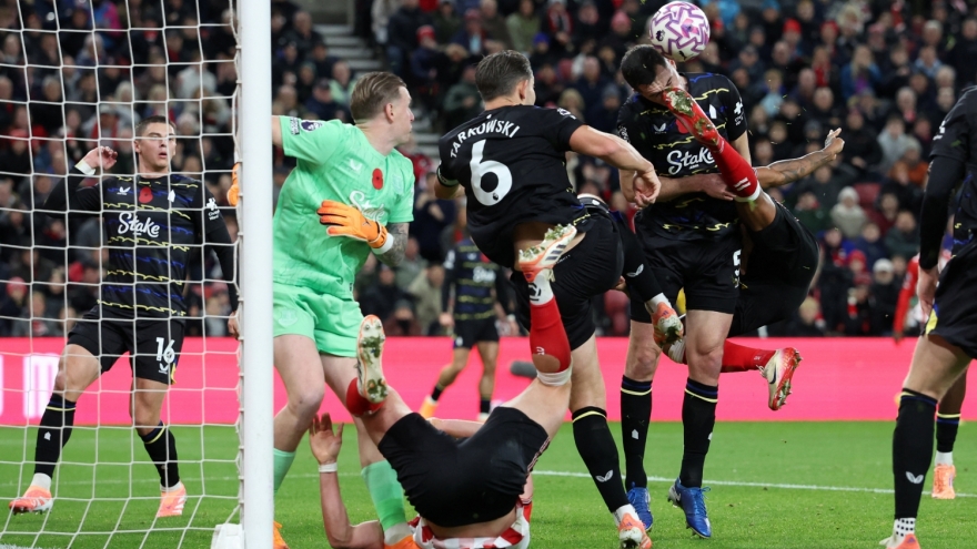 Kết quả bóng đá hôm nay 4/11: Hiện tượng của Ngoại hạng Anh bị cưa điểm