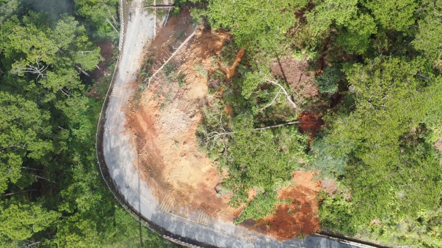 Lâm Đồng khẩn cấp ứng phó sạt lở trên 2 cung đèo quốc lộ 20 và 28