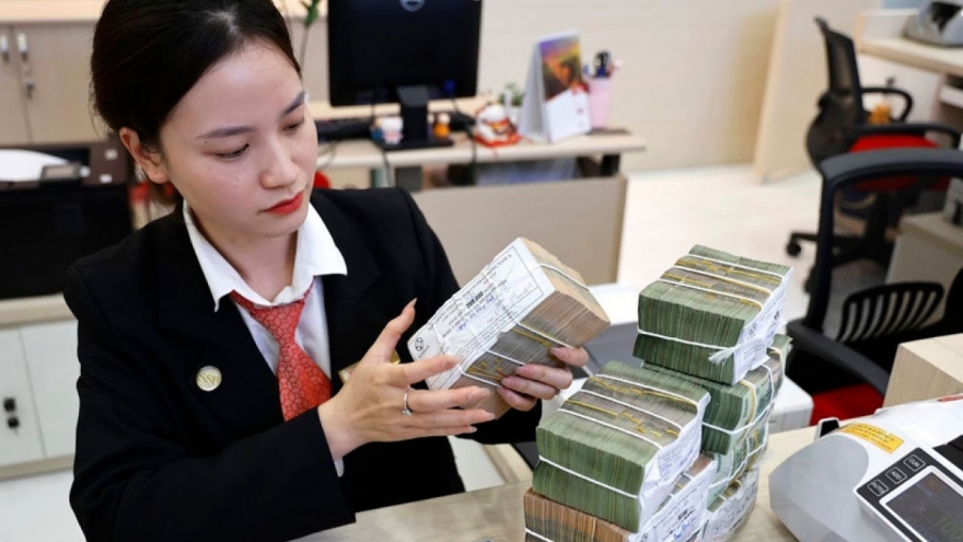 Lãi suất ngân hàng tiếp tục tăng: Ngân hàng tư nhân đua nâng lãi suất cuối năm