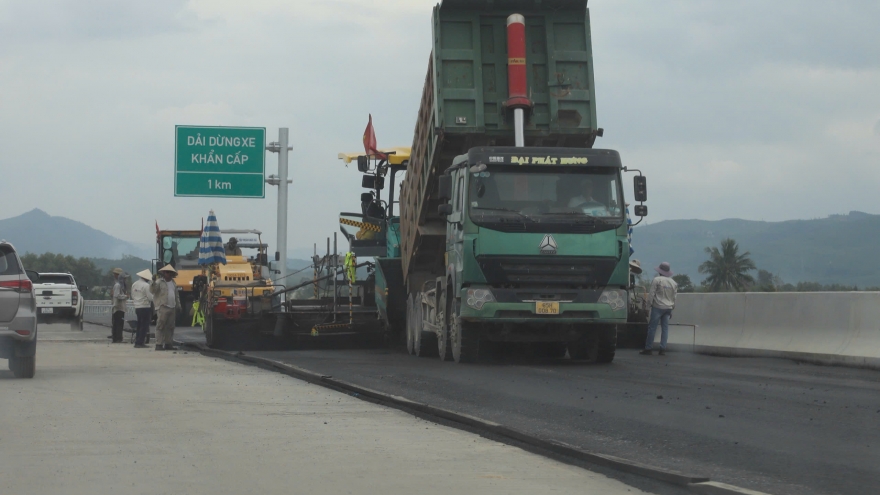 Xử lý dứt điểm các tồn tại trên cao tốc Quảng Ngãi - Hoài Nhơn, thông xe từ 19/12