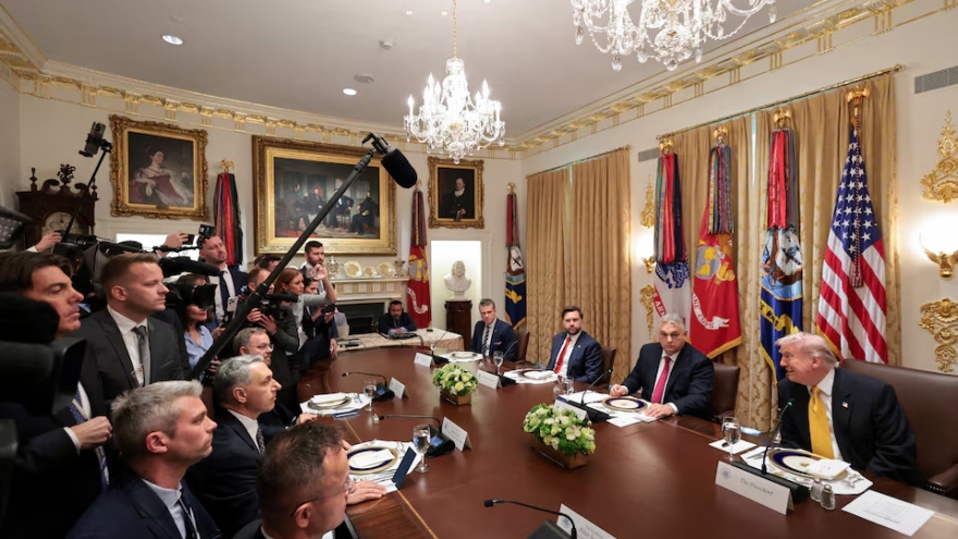 Đằng sau việc Mỹ miễn trừ Hungary khỏi lệnh trừng phạt dầu Nga