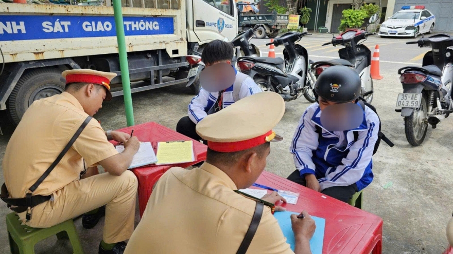 Gần 500 học sinh vi phạm giao thông bị xử lý sau 1 tuần ra quân ở Ninh Bình