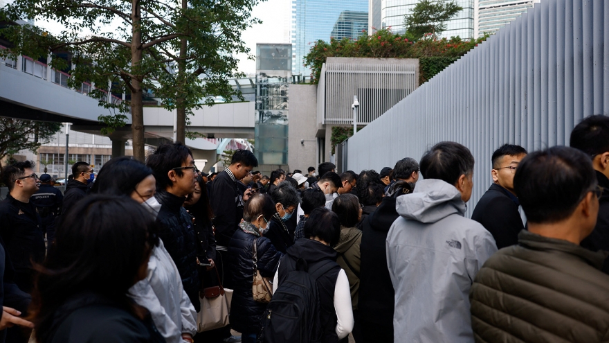 Hong Kong (Trung Quốc) tưởng niệm nạn nhân vụ cháy chung cư thảm khốc