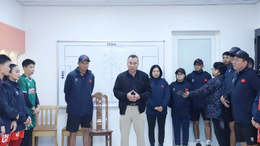 Lãnh đạo VFF giao nhiệm vụ cho ĐT nữ Việt Nam tại SEA Games 33