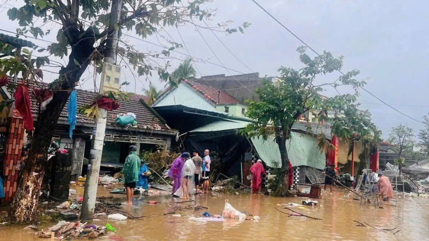 Dồn lực cứu dân ở tâm lũ phía Đông Đắk Lắk