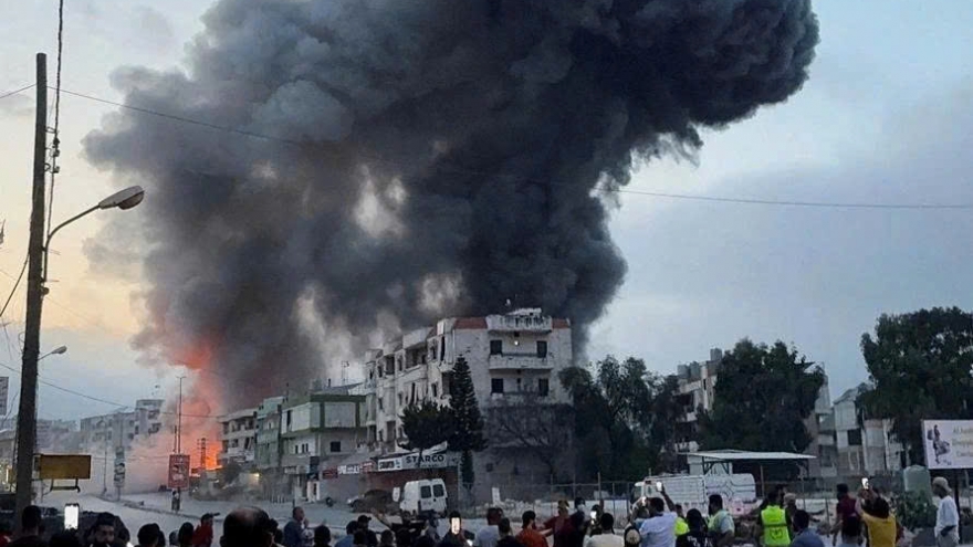 Israel tiến hành thêm nhiều cuộc không kích vào Gaza và Lebanon