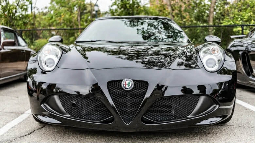 5 tính năng trên xe hạng sang ít ai biết tới