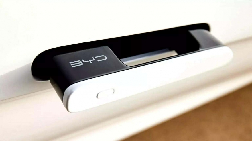 Trung Quốc chuẩn bị cấm tay nắm cửa ẩn trên các xe mới