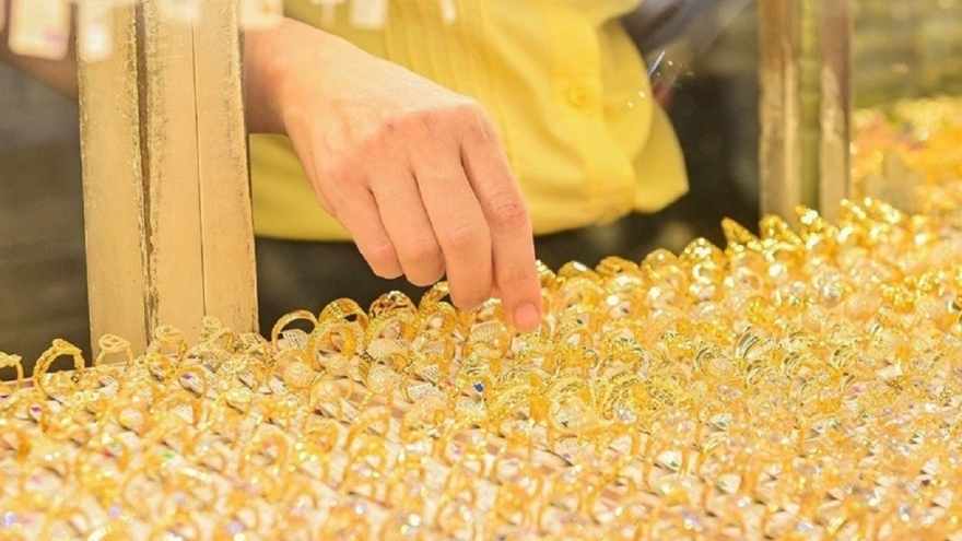 Giá vàng hôm nay 15/12: Vàng SJC trên mức 156 triệu/lượng