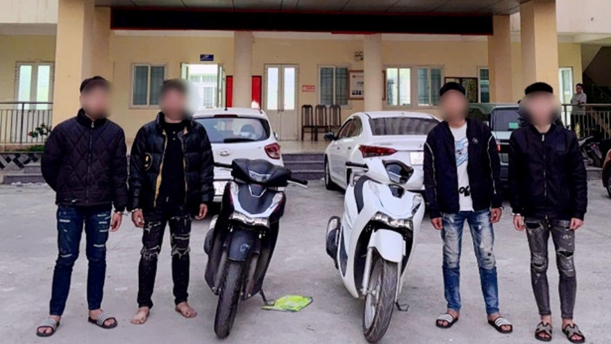 Ngăn chặn nhóm thanh niên mang hung khí đi "trả thù"